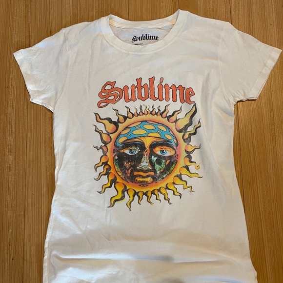 Tops - Sublime graphic shirt